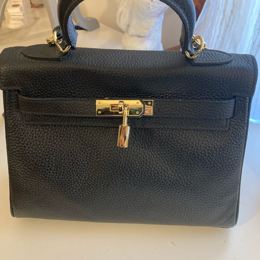 CLASSIC SATCHEL BAG - BLACK